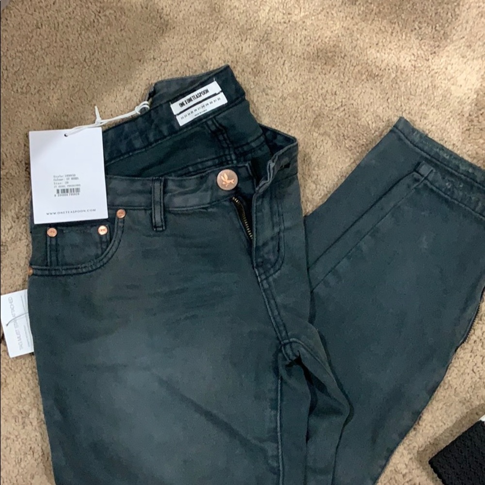 One teaspoon distressed jeans size 28
